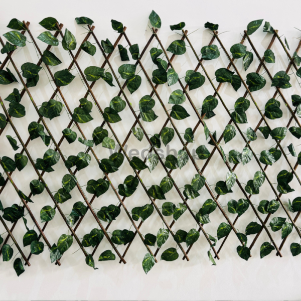 Wooden Panel Fence with Artificial Leaves for Walls